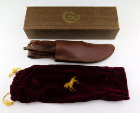 U1040 'Trapper' with a 3 1/2 in. blade and brown handle
