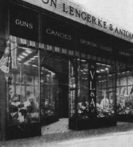 Van Lengerke & Antoine, 1928 store front